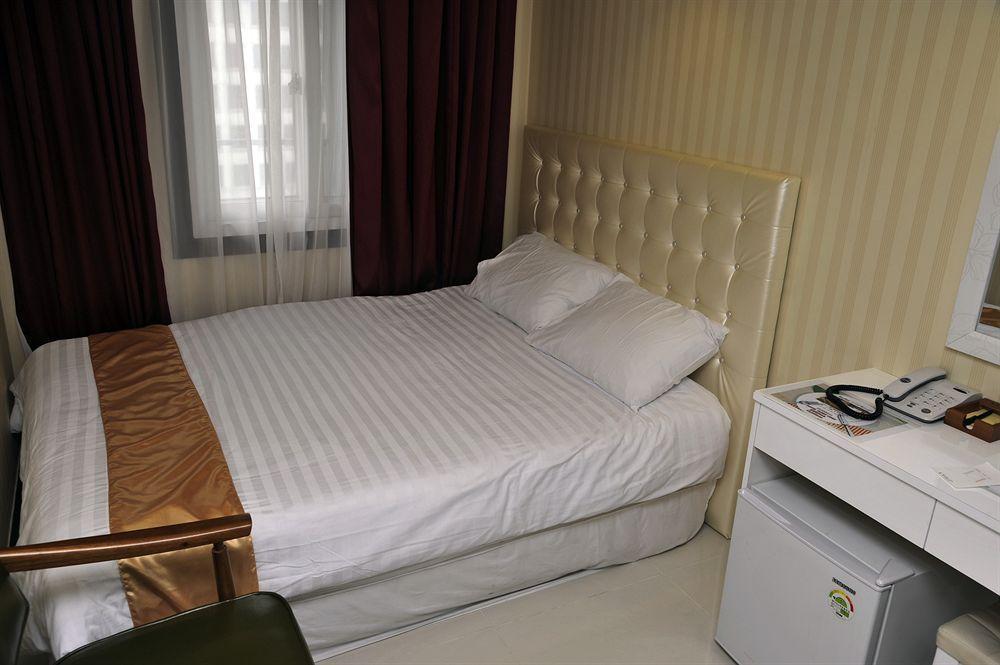 Hotel Cozy Myeongdong Seoul Bagian luar foto
